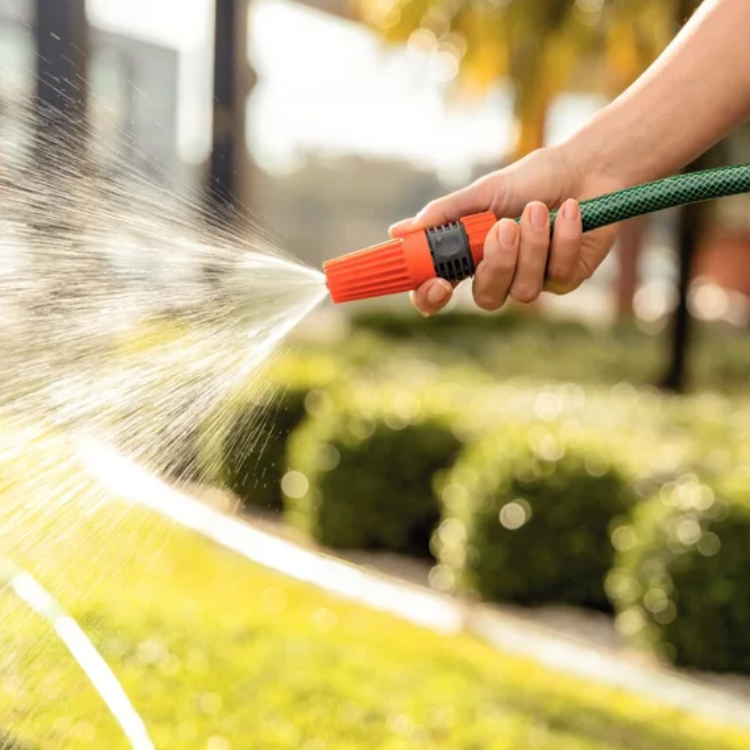 Mangueira Trançada Reforçada para Uso Doméstico - Jardim, Carro e Lazer | Kit Completo Acessórios